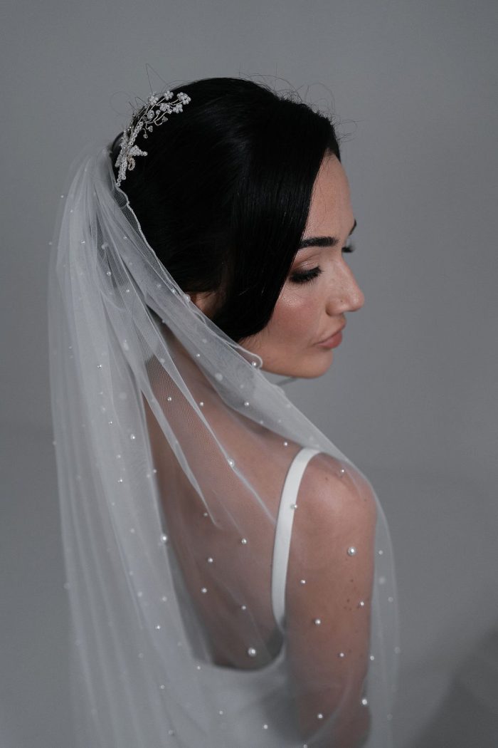 Dense pearl veil with mixed size pearls scatter and optional dimantes.